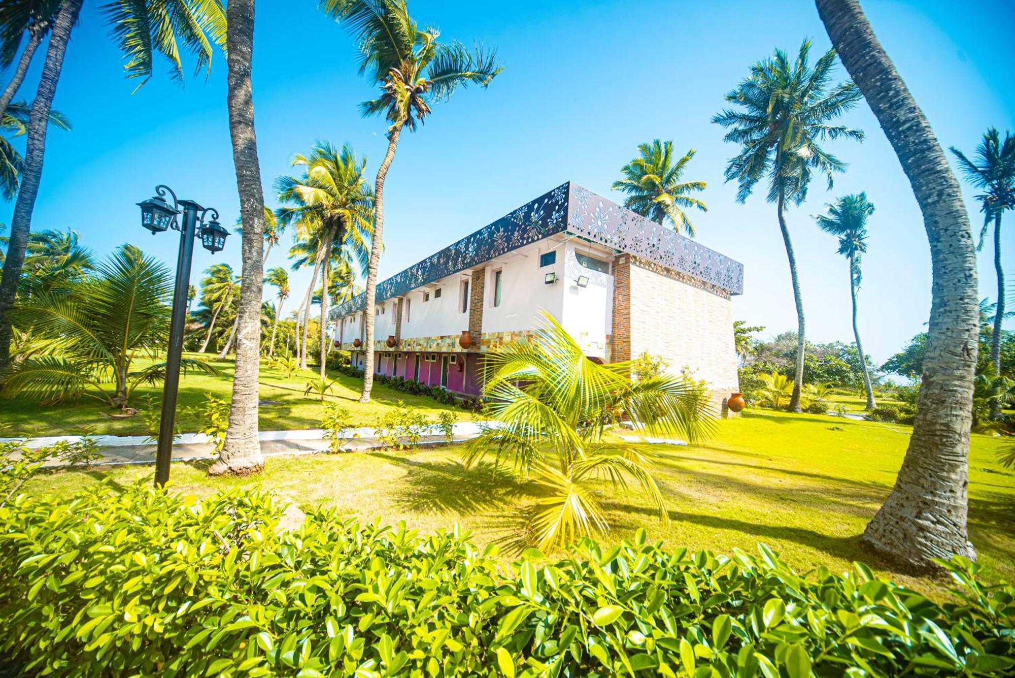 Hotel Sarakawa โลเม ภายนอก รูปภาพ
