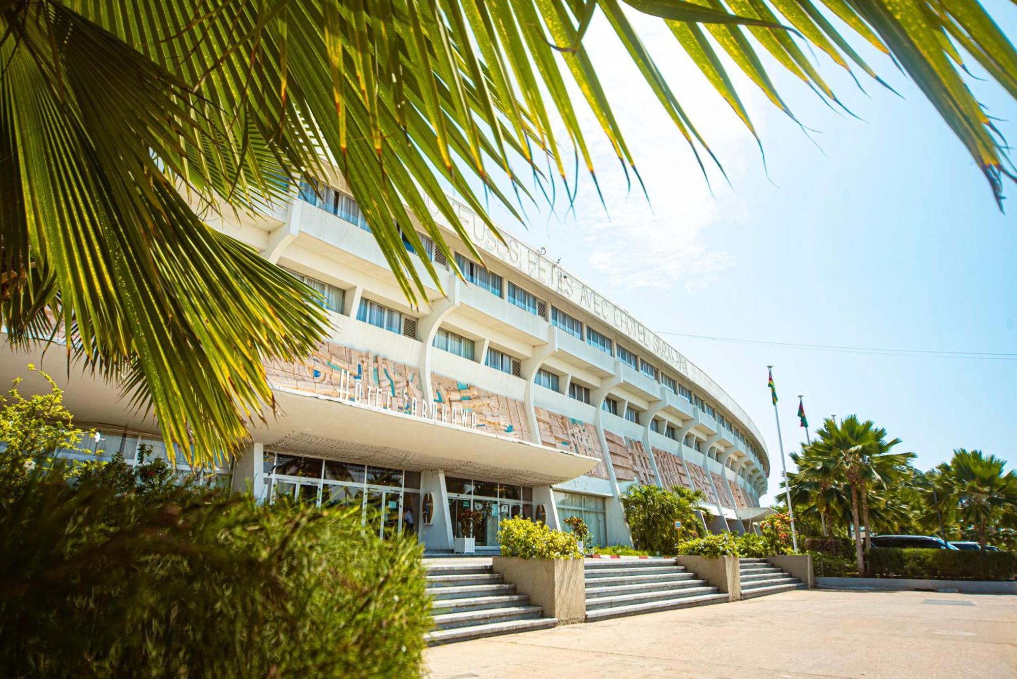 Hotel Sarakawa โลเม ภายนอก รูปภาพ